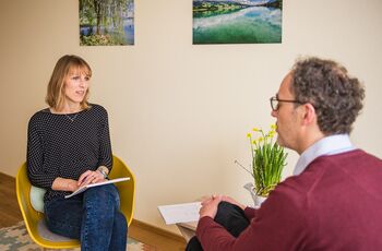 Julia von Wyl im Gespräch.